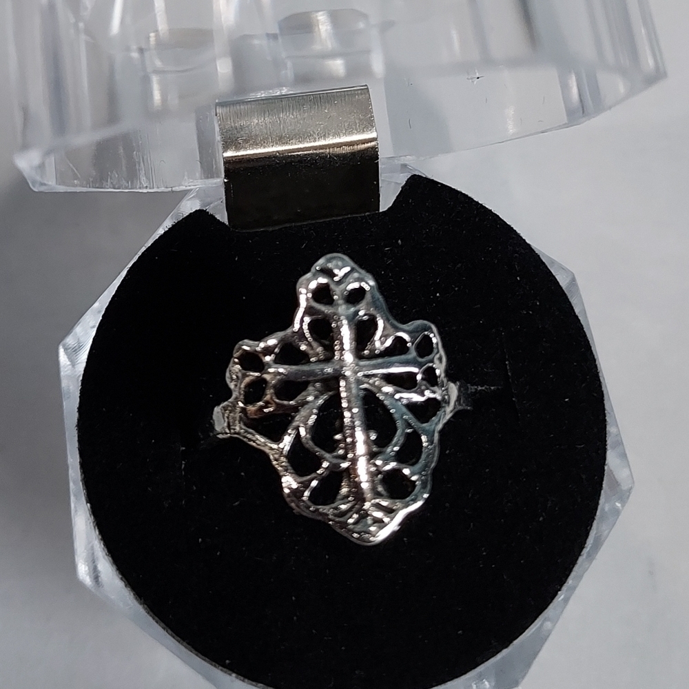 Alloy Silver Cross ring size 7
